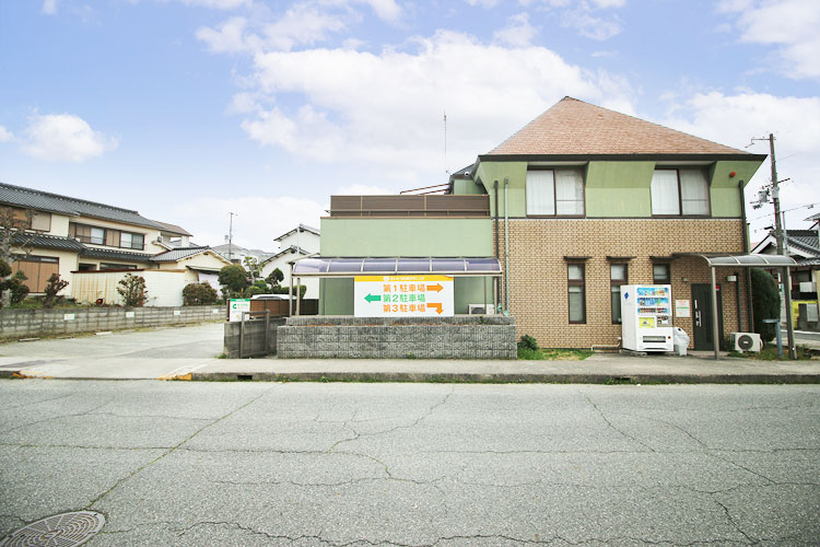 駐車場案内の看板